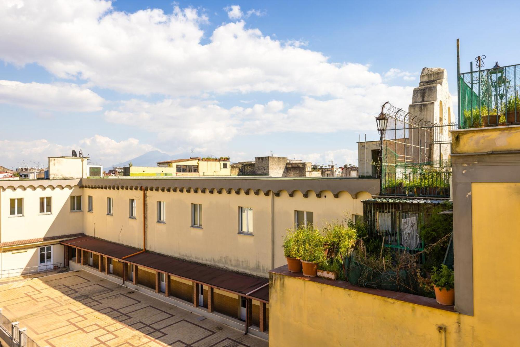 Appartement Carrozzieri Nest At Historical Center à Naples Extérieur photo